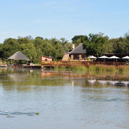 Crocodile Pools Resort Gaborone Exteriör bild